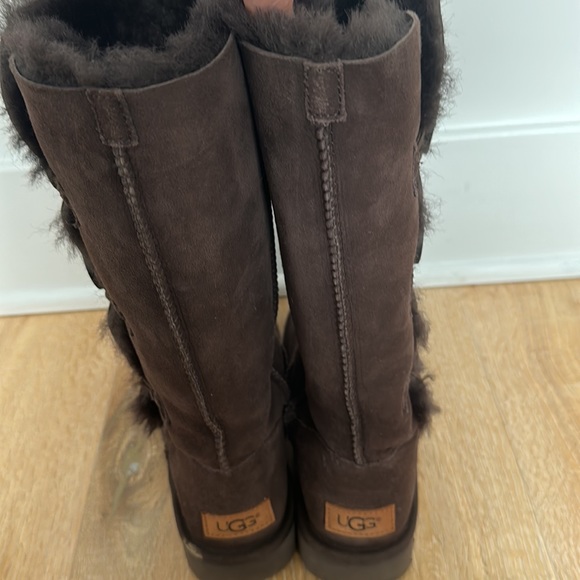 Ugg Bailey Button Triplet II Chocolate Brown Boots 7 EXCELLENT CONDITION - Picture 12 of 16